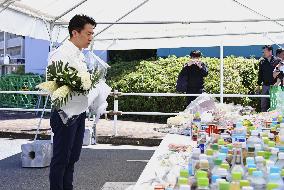 Defense Minister Koizumi in quake-hit Kumamoto