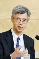 BOJ Deputy Governor Himino meets press