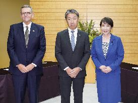 PM Takaichi meets with top executives of chipmakers