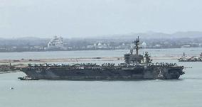 U.S. aircraft carrier Abraham Lincoln docks in Thailand