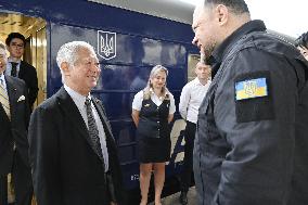 Japan lower house speaker arrives in Kyiv
