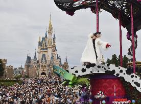 Halloween program at Tokyo Disneyland