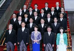 Japan PM reshuffles Cabinet