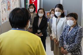 Crown princess visits hospital in Osaka Pref.